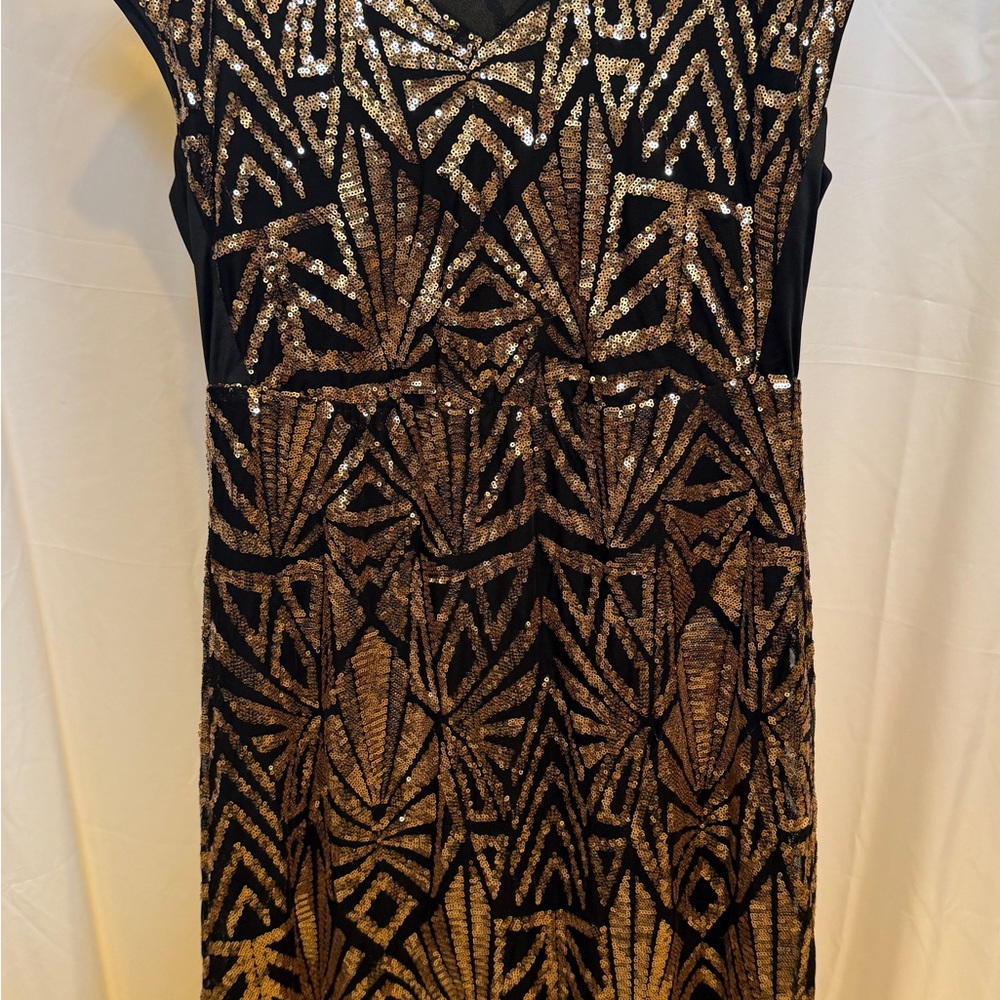 Elegant Black and Gold Geometric Dress